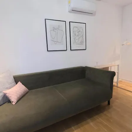 Private Seaside Room-walk To Downtown * Спліт