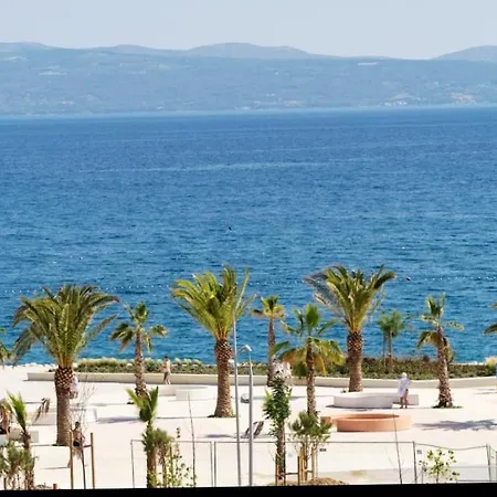 Private Seaside Room-walk To Downtown Daire *
