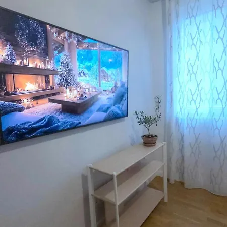 Private Seaside Room-walk To Downtown Daire